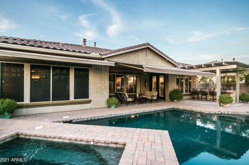 3523 Sports Dr, Gilbert AZ 85298-4077 exterior