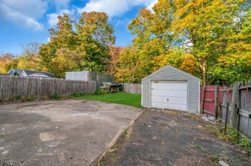 7 Tiffany Blvd, Newark NJ  07104-2415 exterior