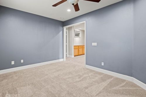 27836 Mariposa Ln, Santa Clarita CA  91384-4114 exterior