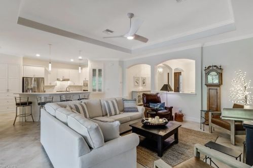 9336 Vercelli Ct, Naples, FL 34113-7748