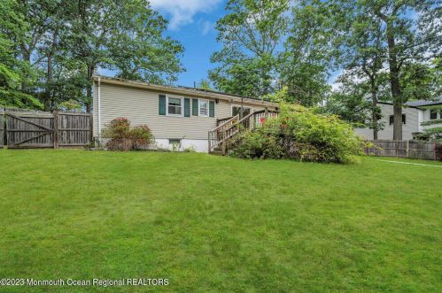 1001 Woodlane Rd, Jackson Twp NJ  08527-1555 exterior