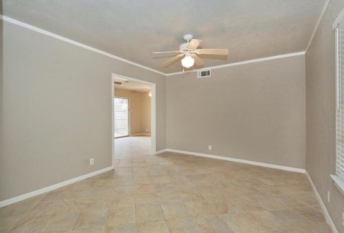 1817 Oakhurst Dr, Irving TX  75061-2543 exterior