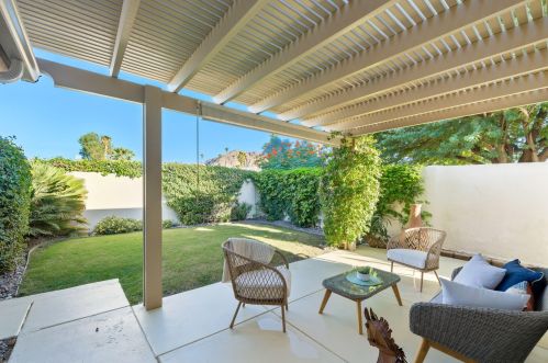 51915 Avenida Alvarado, La Quinta CA  92253-3190 exterior
