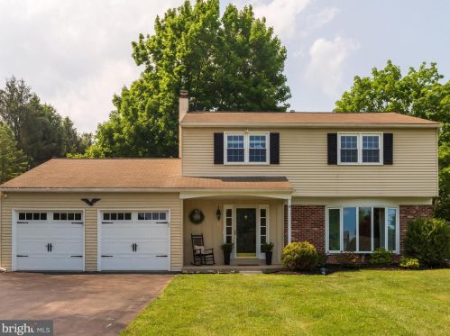 9 Meadow Ln, Downingtown, PA 19335-1812
