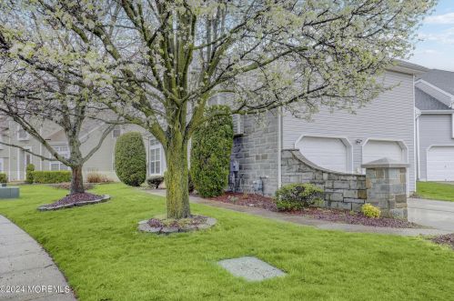 45 Kentucky Way, East Freehold, NJ 07728-4619