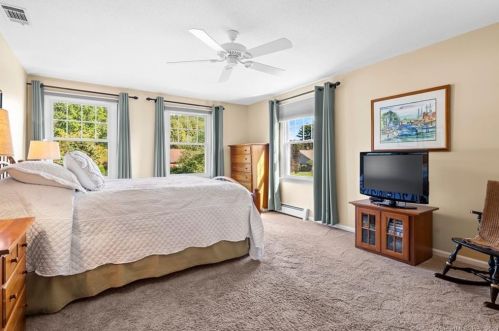 10 Wedgewood Ln, Wapping CT 06074-1580 exterior