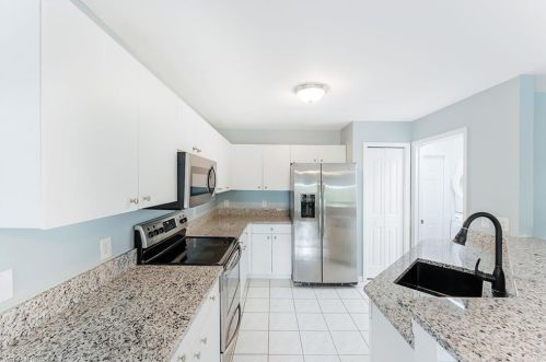 247 Stanhope Cir, Naples FL 34104-0810 exterior