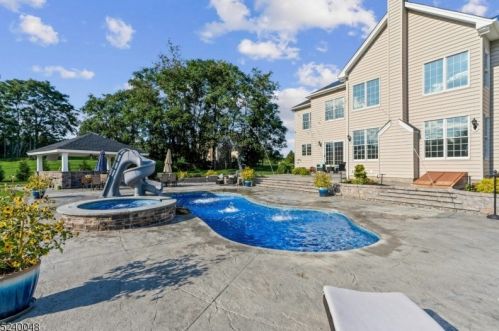 7 Flagstone Hill Rd, Wantage NJ  07461-2236 exterior