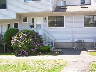 420 Cypress Rd, Hartford CT  06111-5617 exterior