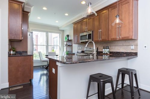 926 4 St, Washington DC 20003-3461 exterior