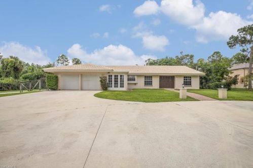 3650 7th Ave, Naples, FL 34117-4150
