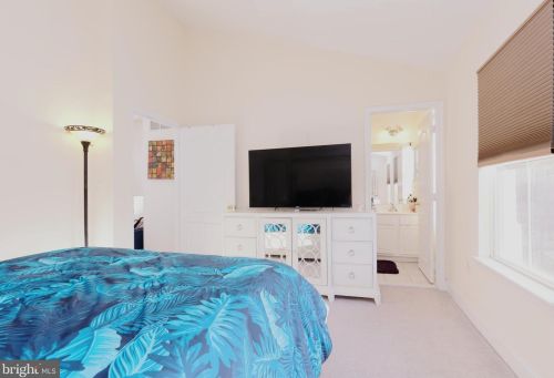 2472 Sylvan Moor Ln, Woodbridge VA  22191-6354 exterior