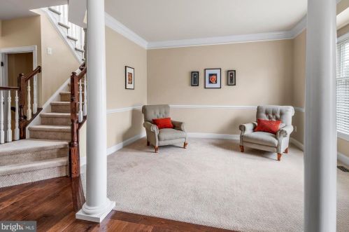 5737 Waterloo Bridge Cir, Haymarket VA  20169-8117 exterior