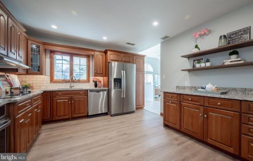 1912 Beechwood Dr, Wilmington DE  19810-4359 exterior