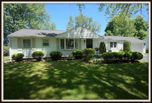 6323 Dorchester Rd, Pendleton NY  14094-5945 exterior