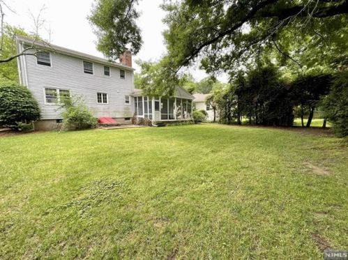 479 Lakeview Dr, Oradell, NJ 07649-1707