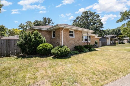 903 3rd Pl, Hobart, IN 46342-4940