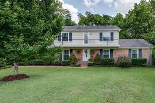 106 Victoria Ct, Franklin, TN 37067-4422