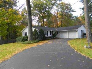 47 Woodcrest Dr, Schenectady, NY 12302-4810