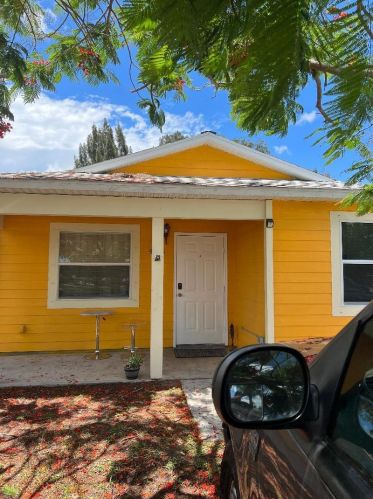 4035 41st Sq, Vero Beach FL  32967-1956 exterior