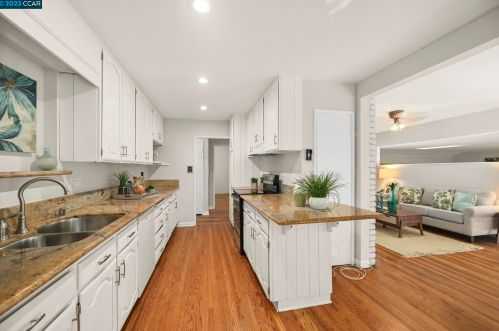 2112 Vista Grande St, Danville, CA 94526-2810