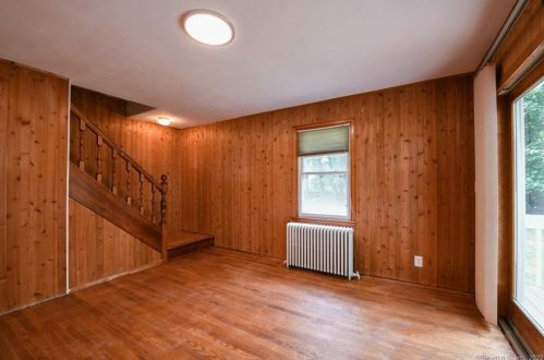 54 Henry St, Waterbury CT  06708-2608 exterior