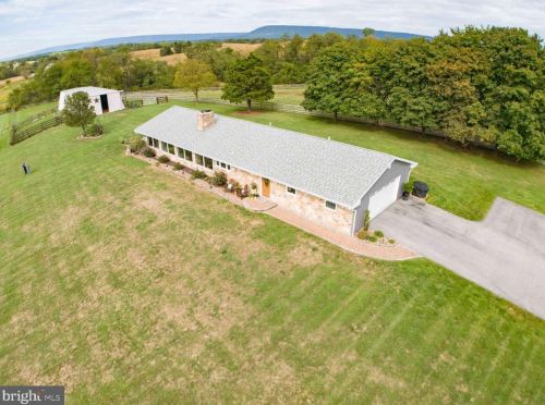 192 Old Mill Rd, Carlisle, PA 17015-8952