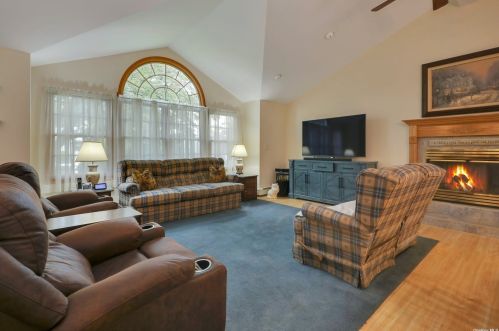 23 Nassau Ave, Babylon NY  11704-2814 exterior