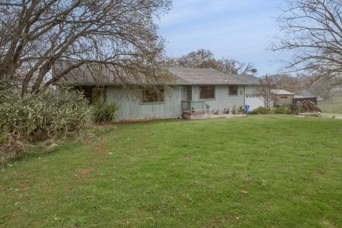 2829 Hartvickson Ln, Valley Springs, CA 95252-9291