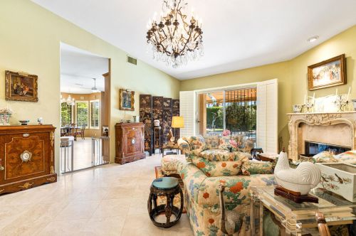 824 Avenida Palmas, Palm Springs CA  92262-5708 exterior