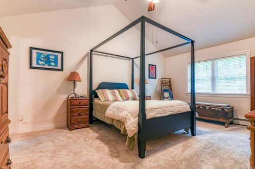 70 Iron Mountain Rd, Warwick NY  10990-3307 exterior