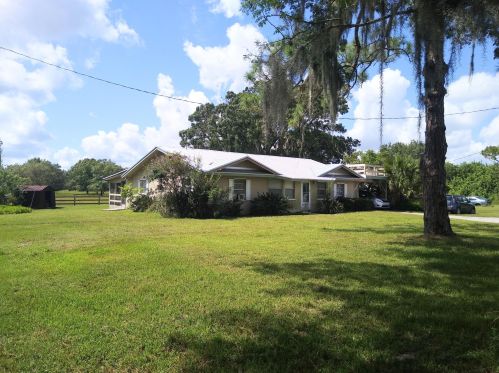 7885 1st St, Vero Beach, FL 32968-9552
