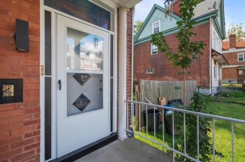 5438 Jackson St, Pittsburgh PA  15206-5311 exterior