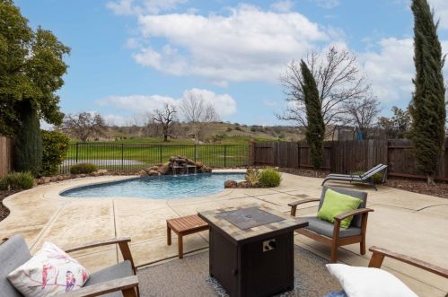 1180 Brae Ct, Folsom CA  95630-6110 exterior