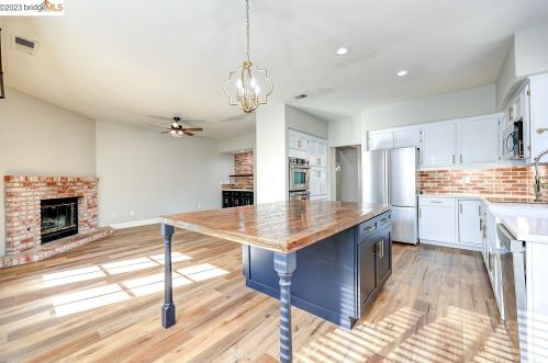 1579 Jasmine Cir, Oakley CA  94561-2652 exterior