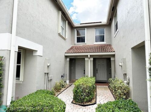 5365 126th Ter, Hollywood, FL 33027-5472
