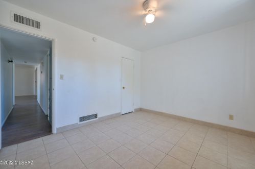 5002 1 St, Tucson AZ 85711-1507 exterior