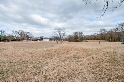 916 Crestway Dr, Quinlan, TX 75474-3144