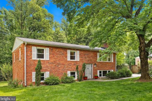 747 Ellsworth Ave, Great Falls, VA 22066-2929