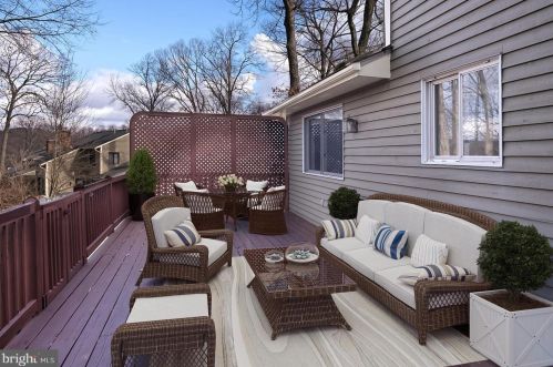 16 Hunters Cir, Lebanon NJ  08833-4395 exterior