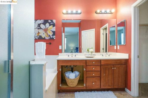 40 Snowy Egret Ct, Oakley CA  94561-1679 exterior