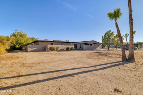 4839 Soft Wind Dr, Glendale, AZ 85310-3821