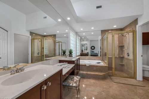 5743 Persimmon Way, Naples FL  34110-2320 exterior