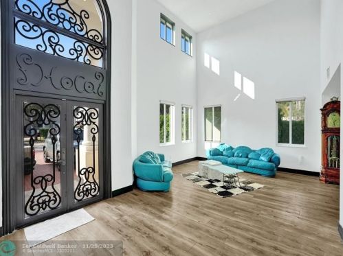 3661 163rd Ave, Hollywood, FL 33027-4559