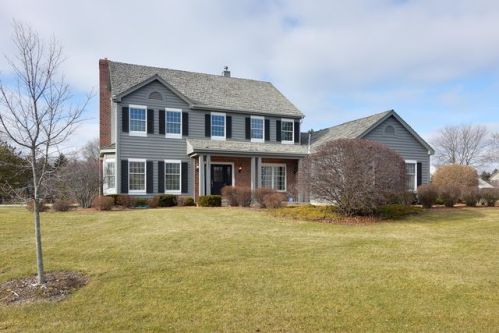 10431 Applewood Ct, Thiensville, WI 53092-5968