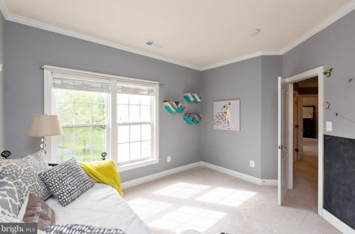 19277 Crk Fld Cir, Leesburg VA  20176-1621 exterior