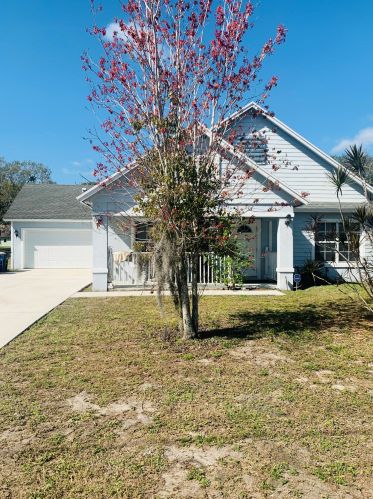 321 12th St, Fort Pierce, FL 34950-8827