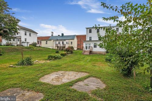 414 Washington St, Charles Town, WV 25414-1078