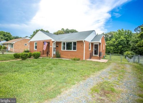 209 Maple St, Fredericksburg, VA 22405-3216