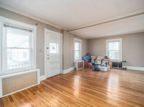 122 Clark St, New Bedford MA 02740-7023 exterior